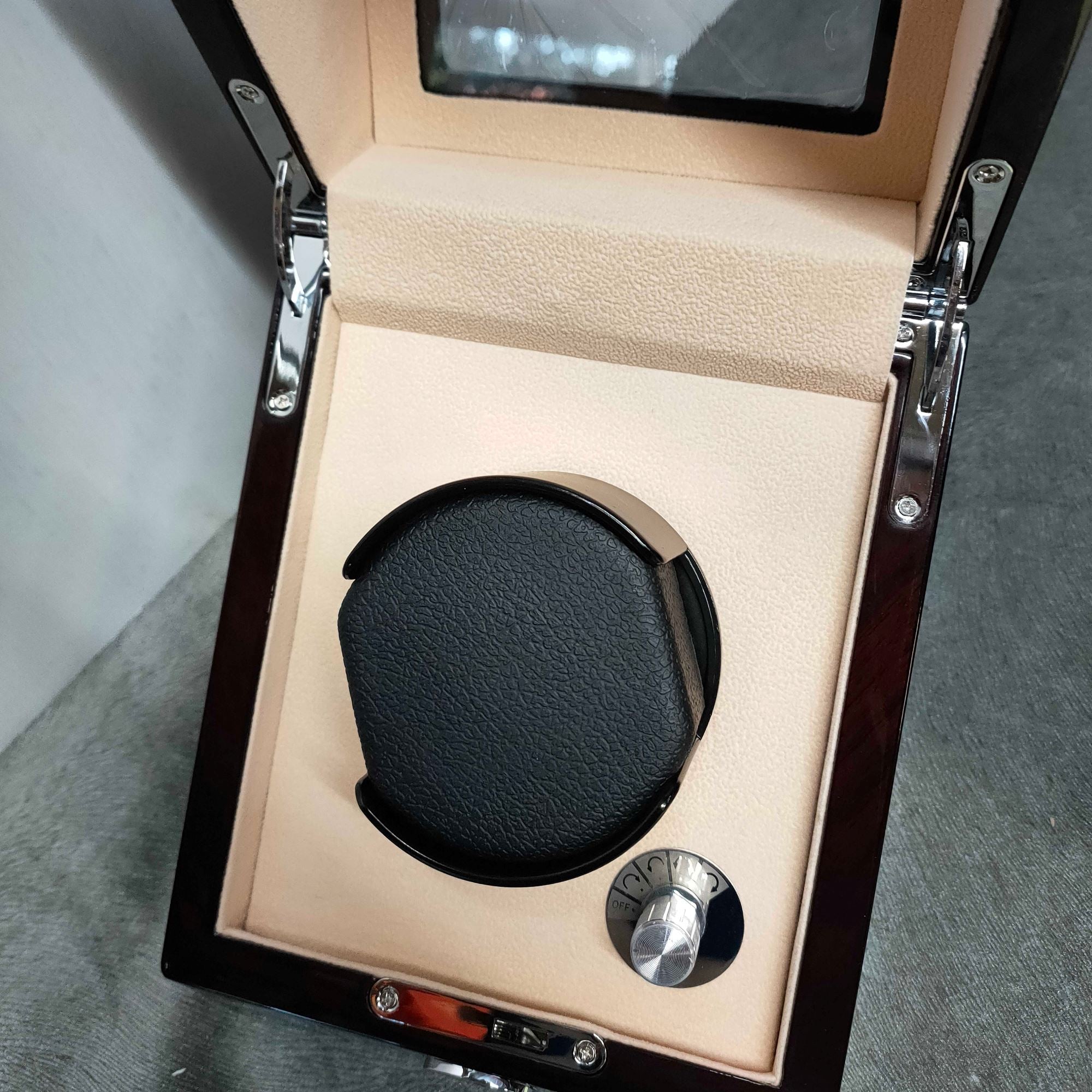Seconds - Waratah Watch Winder Box for 1 Watch in Mahogany (l) Seconds Clinks 